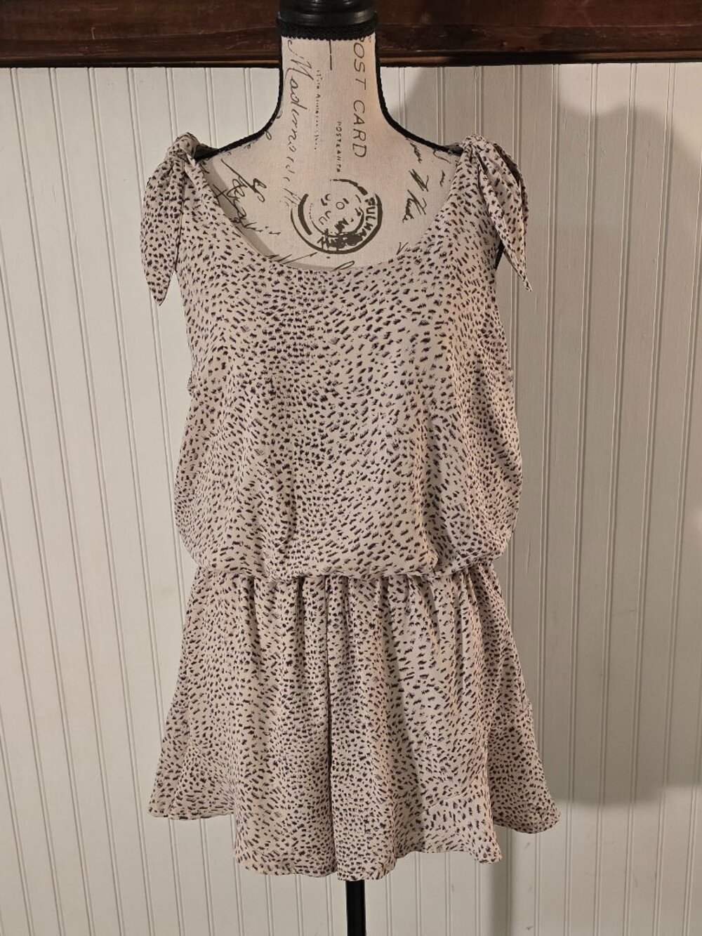 NWT Designer She & Sky Fully Lined Romper (M)